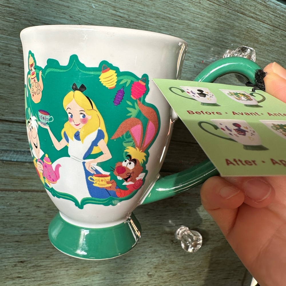Collectible Disney Alice in Wonderland Changing colors teacup